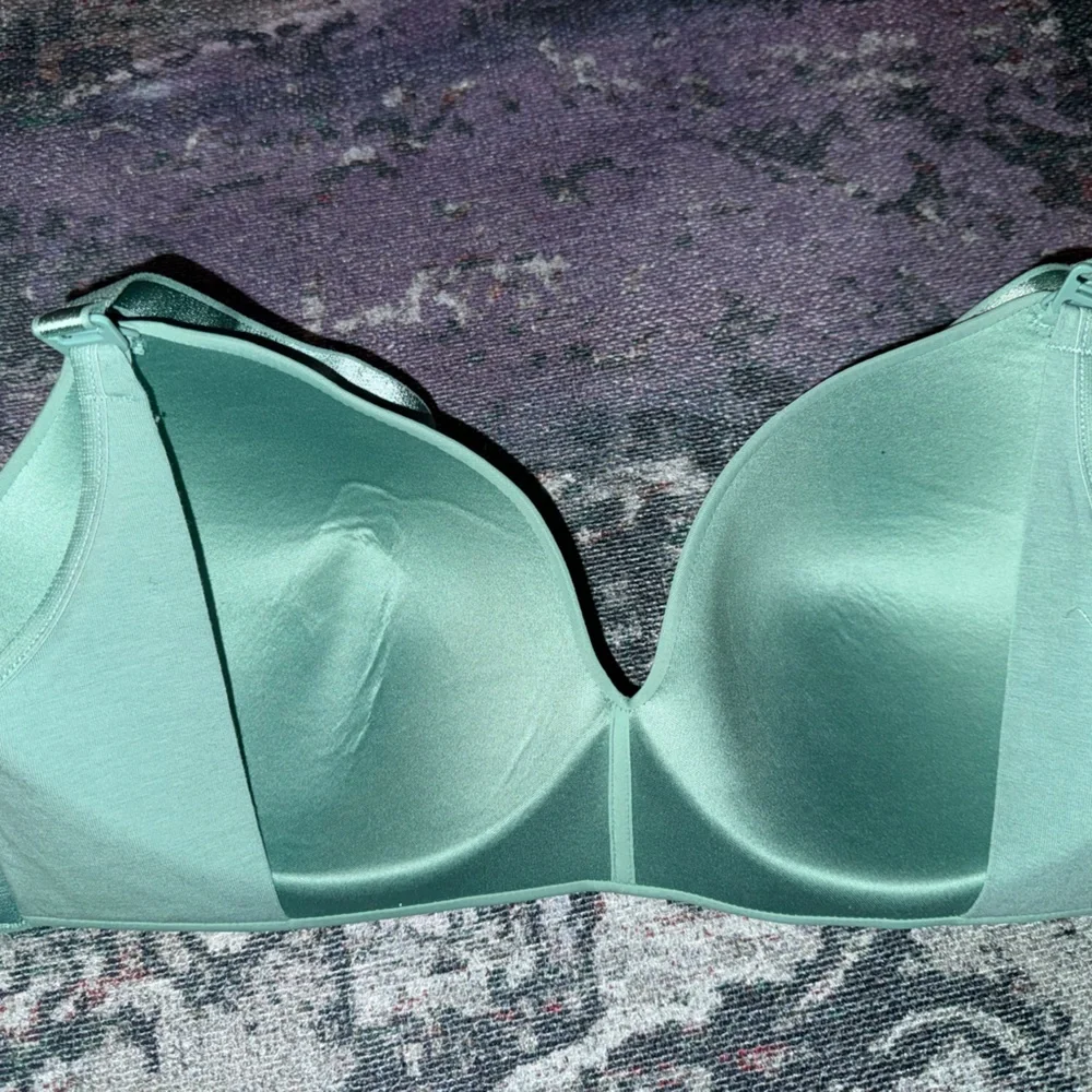 Auden Mint Green Seamless Nursing T-Shirt Bra -‎ Size 38DD